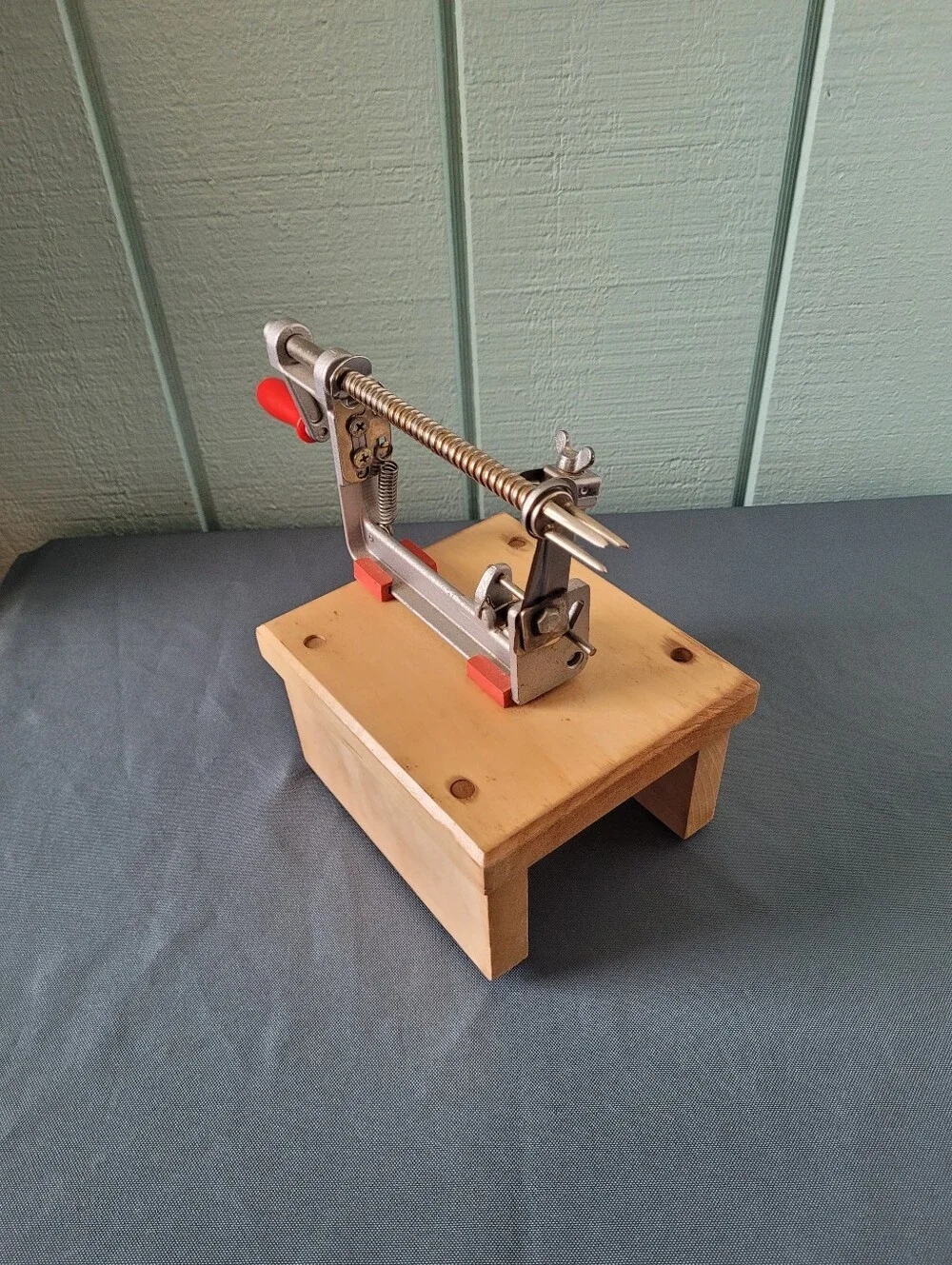 Pampered Chef Apple/Peeler/Corer/Slicer with Stand